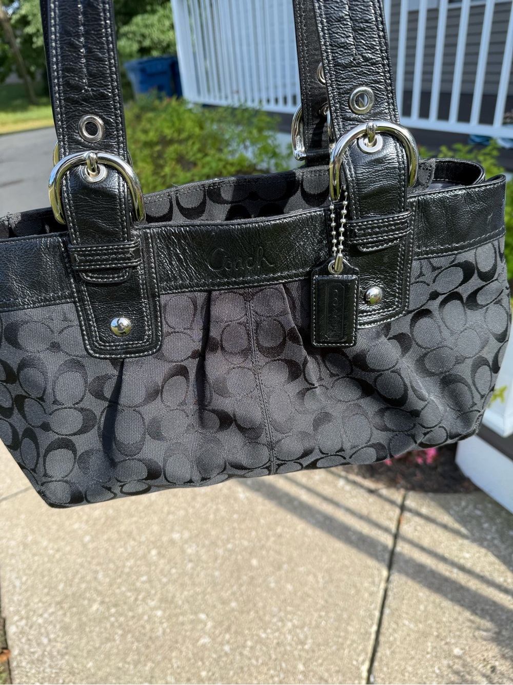 Coach pleated Soho in Black Signature - Picture 15 of 16